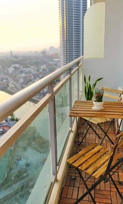 A2J 1Br Luxury River View Suite Near Rockwell Mall Manila Exterior photo